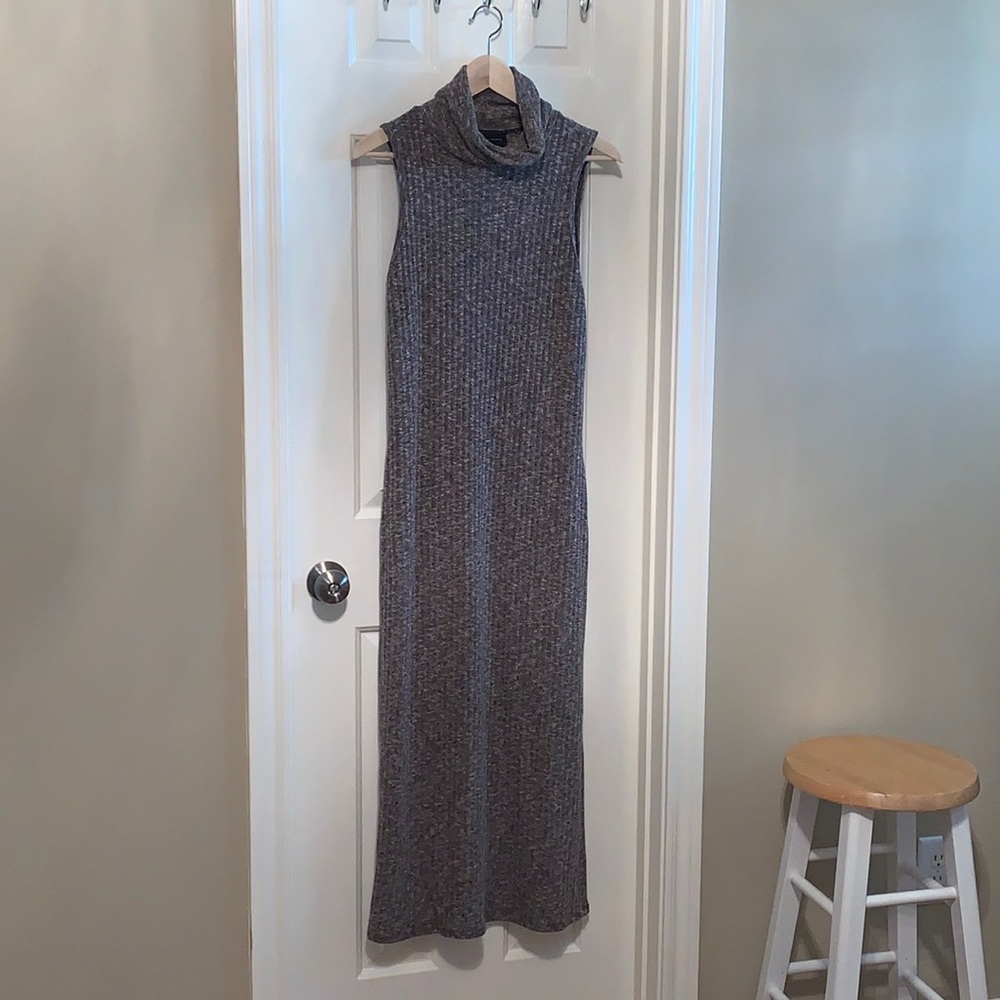 Sleeveless sweater midi dress